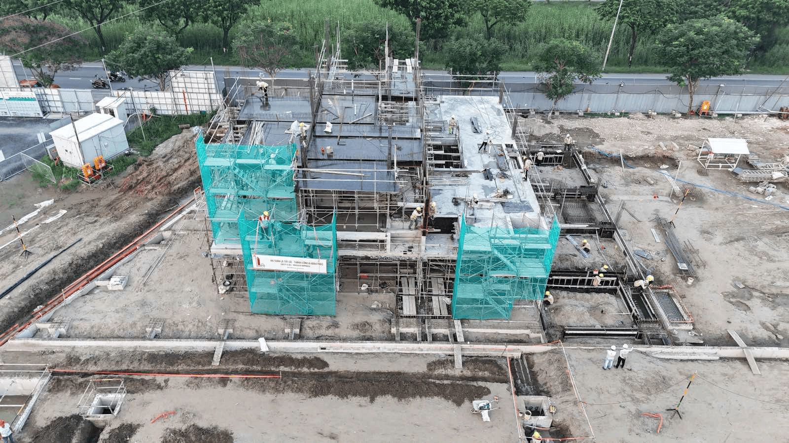 Slider Zone 1: Mockup Shophouses C.01 and C.02 are under construction at Levels 3 & 4