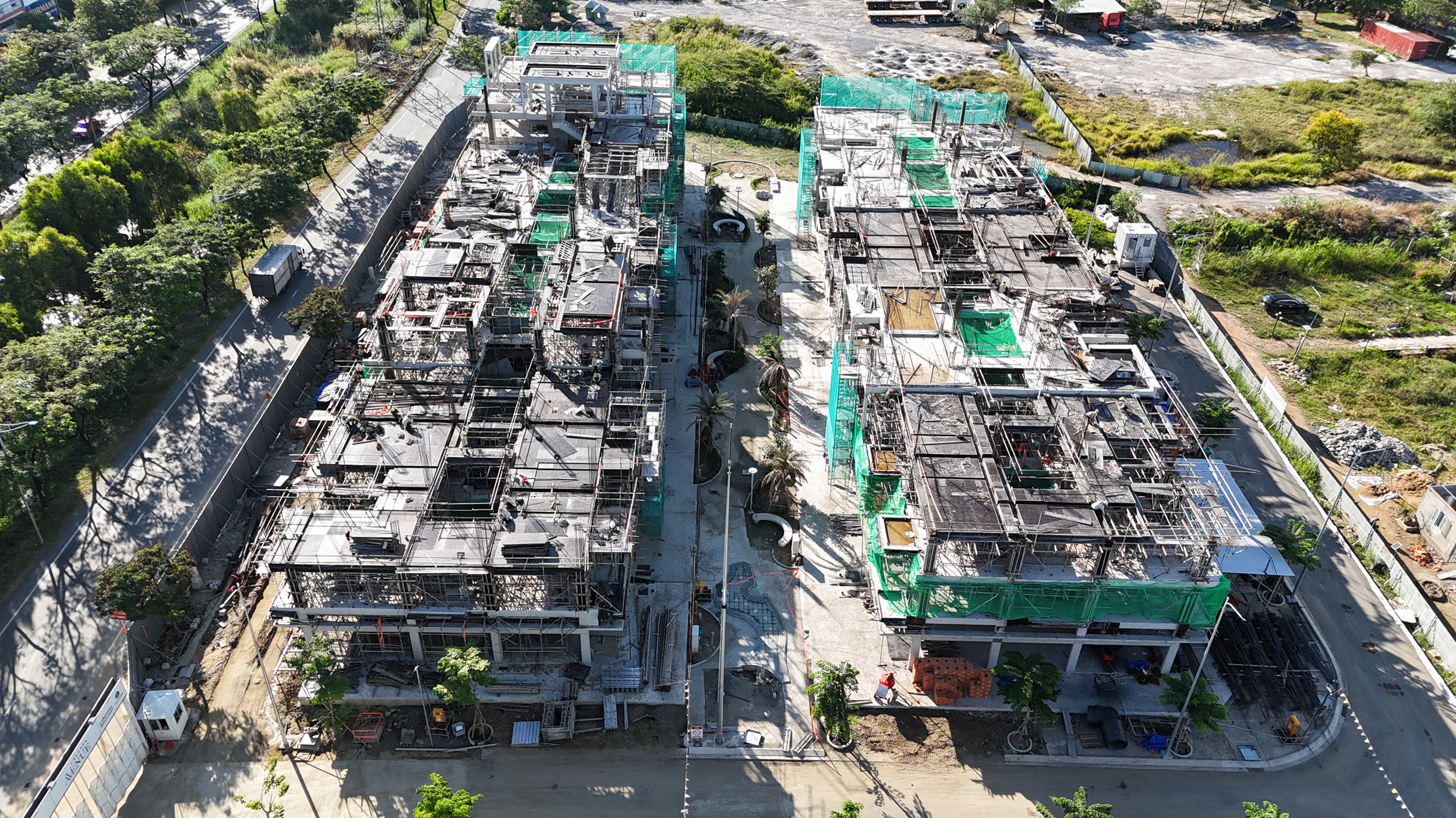 Slider Units C.11 to C.30 from internal D7 road view.