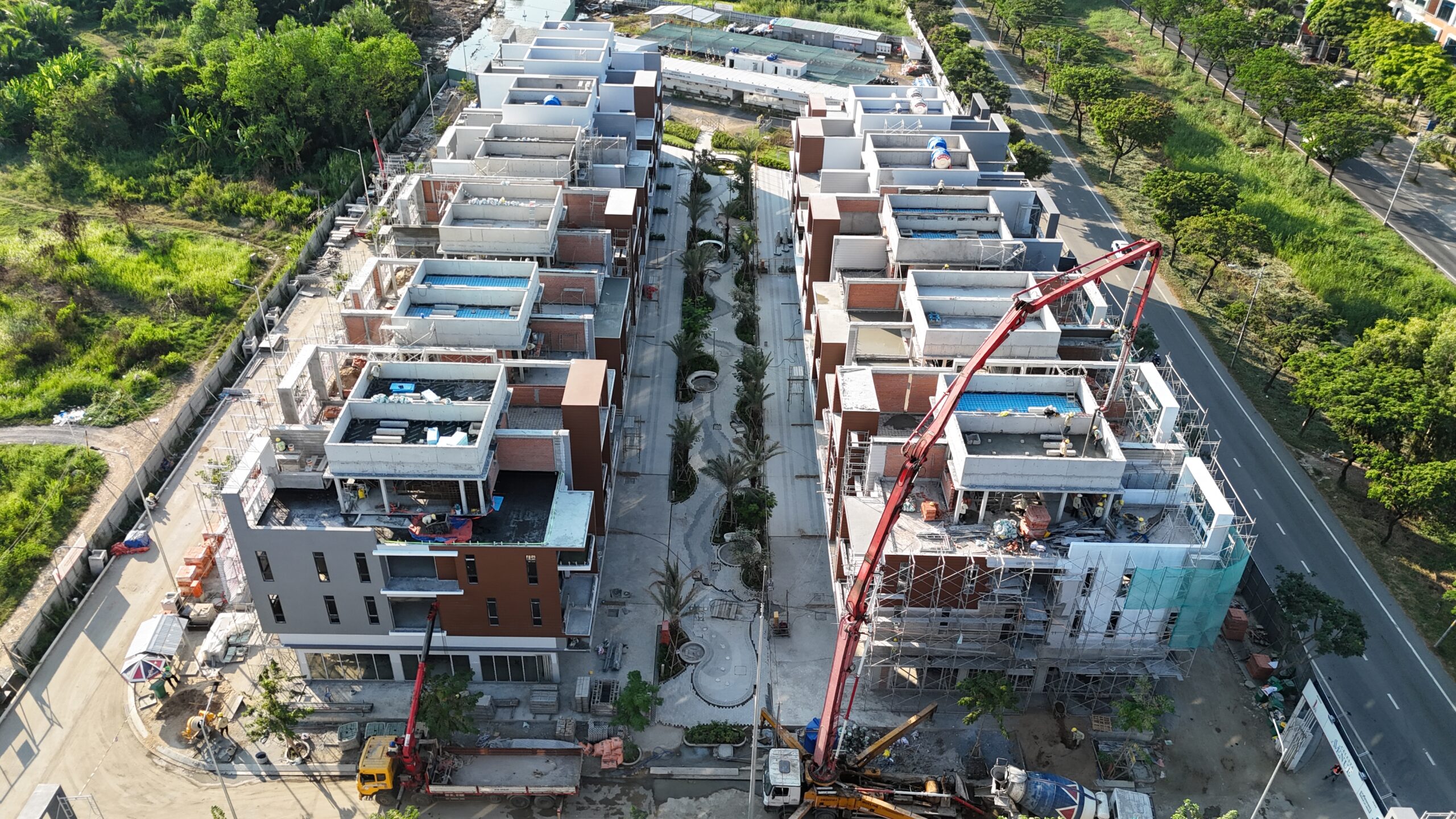 Slider Units C.01 to C.10 and C.31 to C.43 from D7 street view.