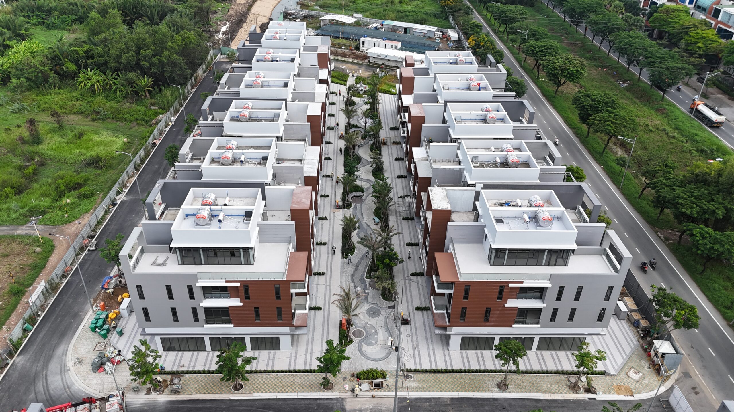 Slider Units C.01 to C.10 and C.31 to C.43 from D7 street view.