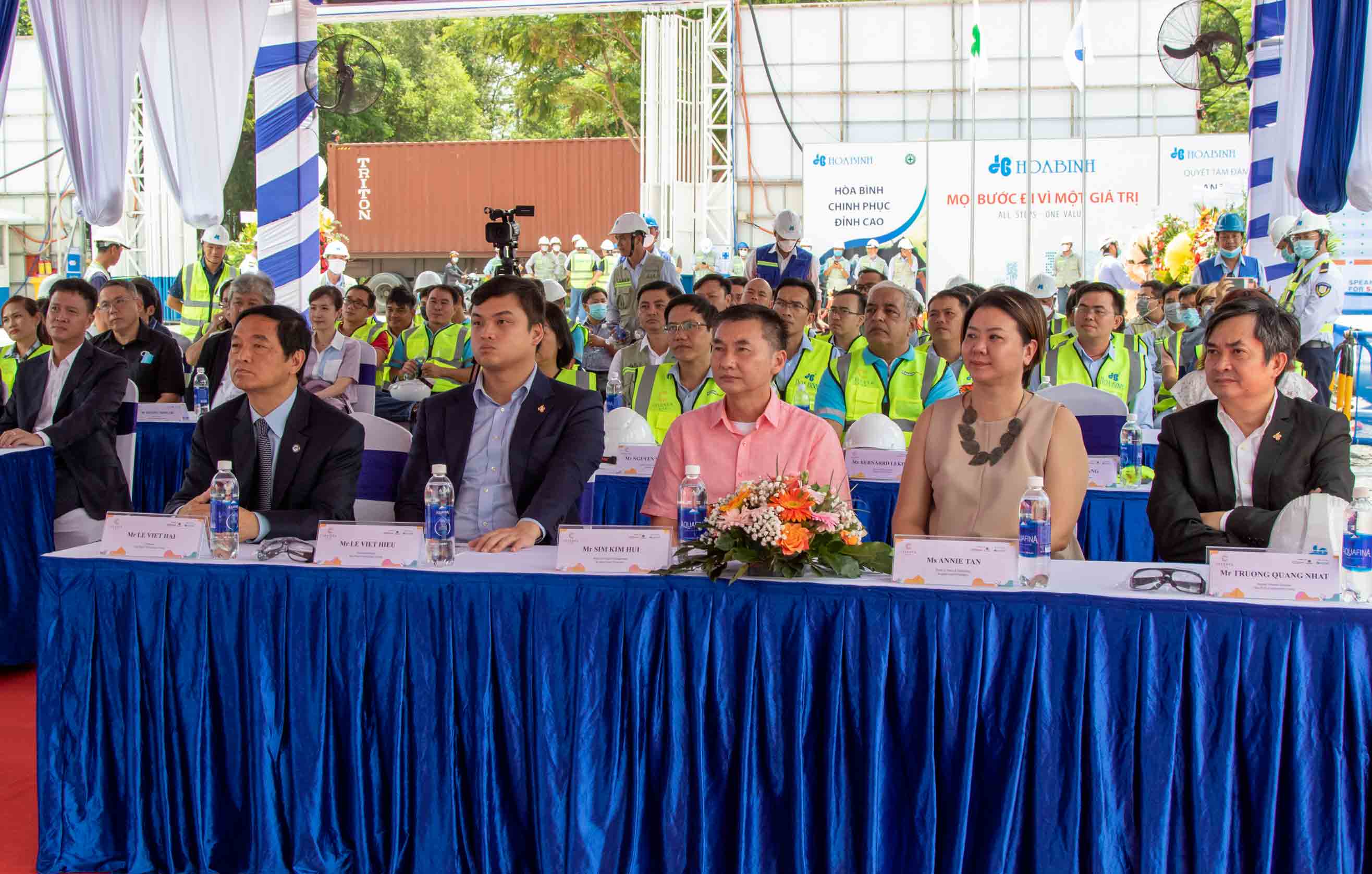 Quan-khach-trong-le-dong-tho-Celesta-Rise-1